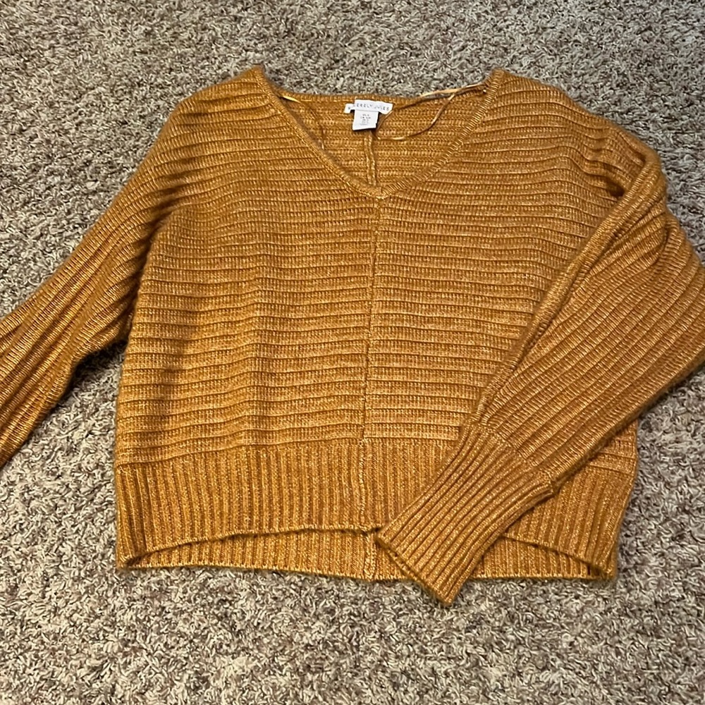 Small, women’s sweater